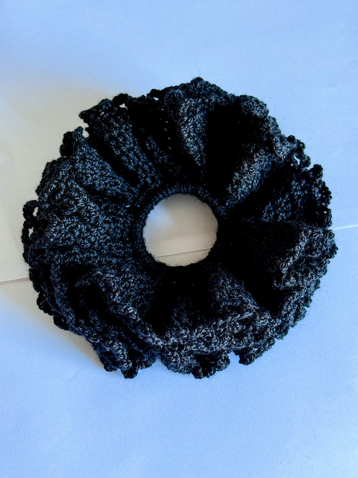 Colet a crochet negro