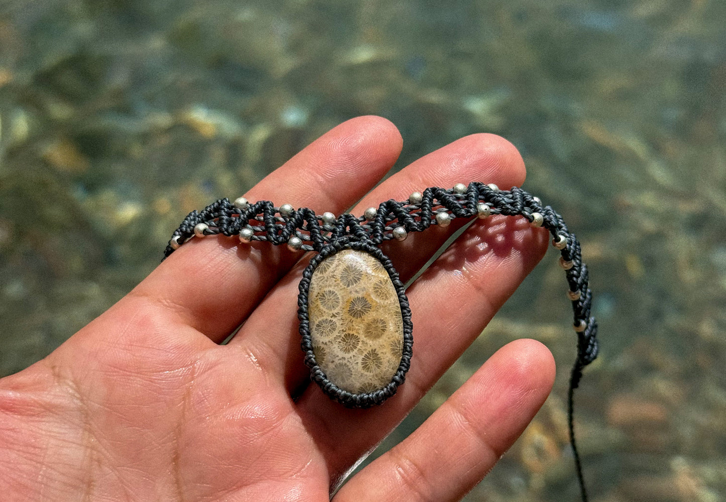 Choker marengo con Coral fosilizado