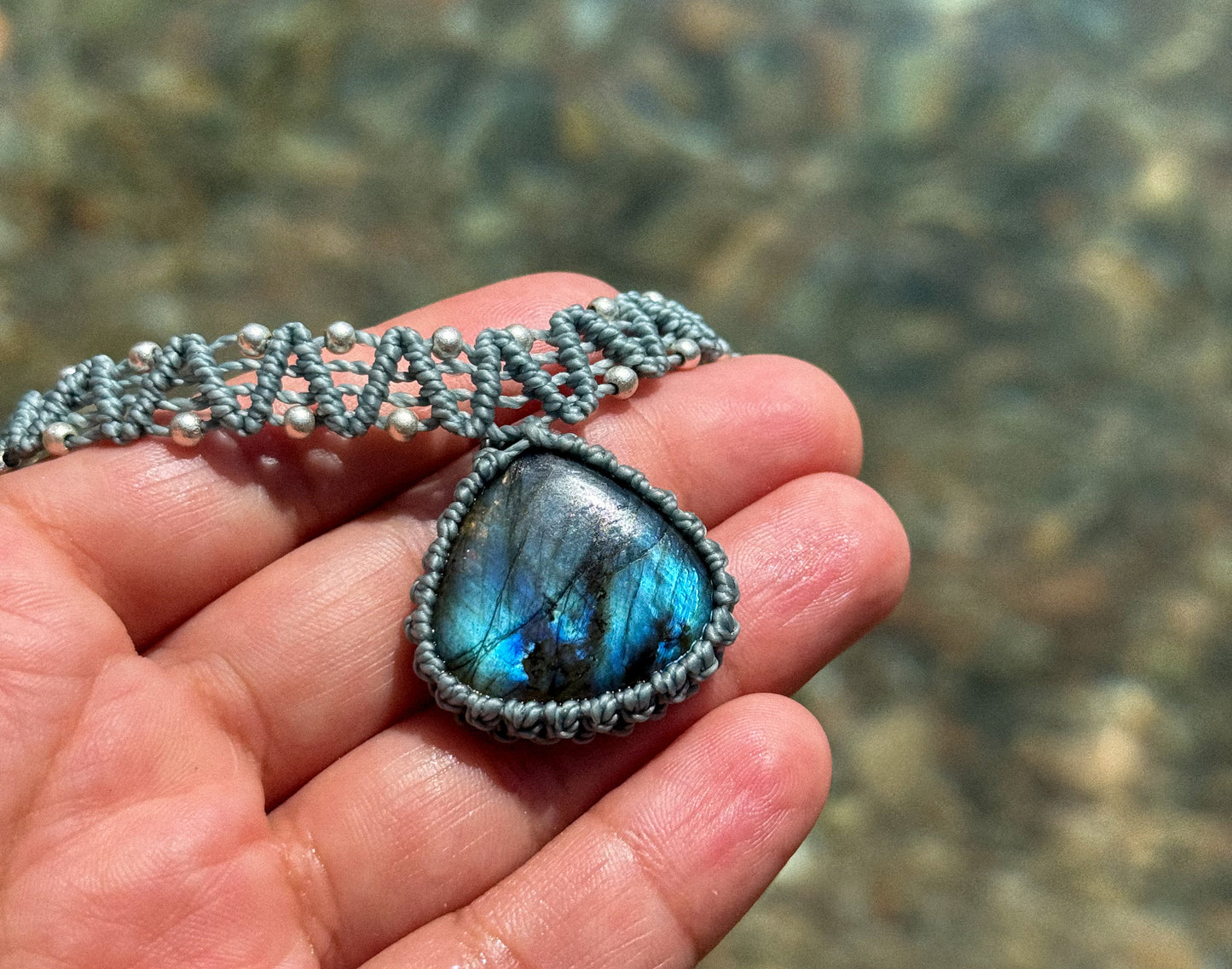 Choker celeste con Labradorita azul