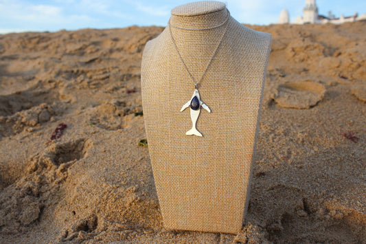 Collar Ballena Jorobada con Lapislázuli