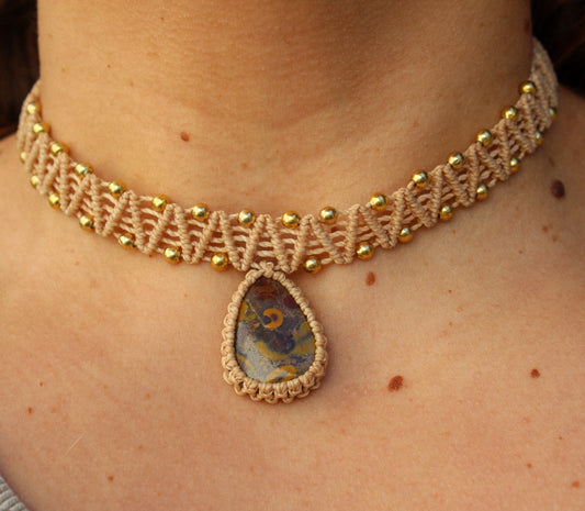 Choker beige con Jaspe Fruta