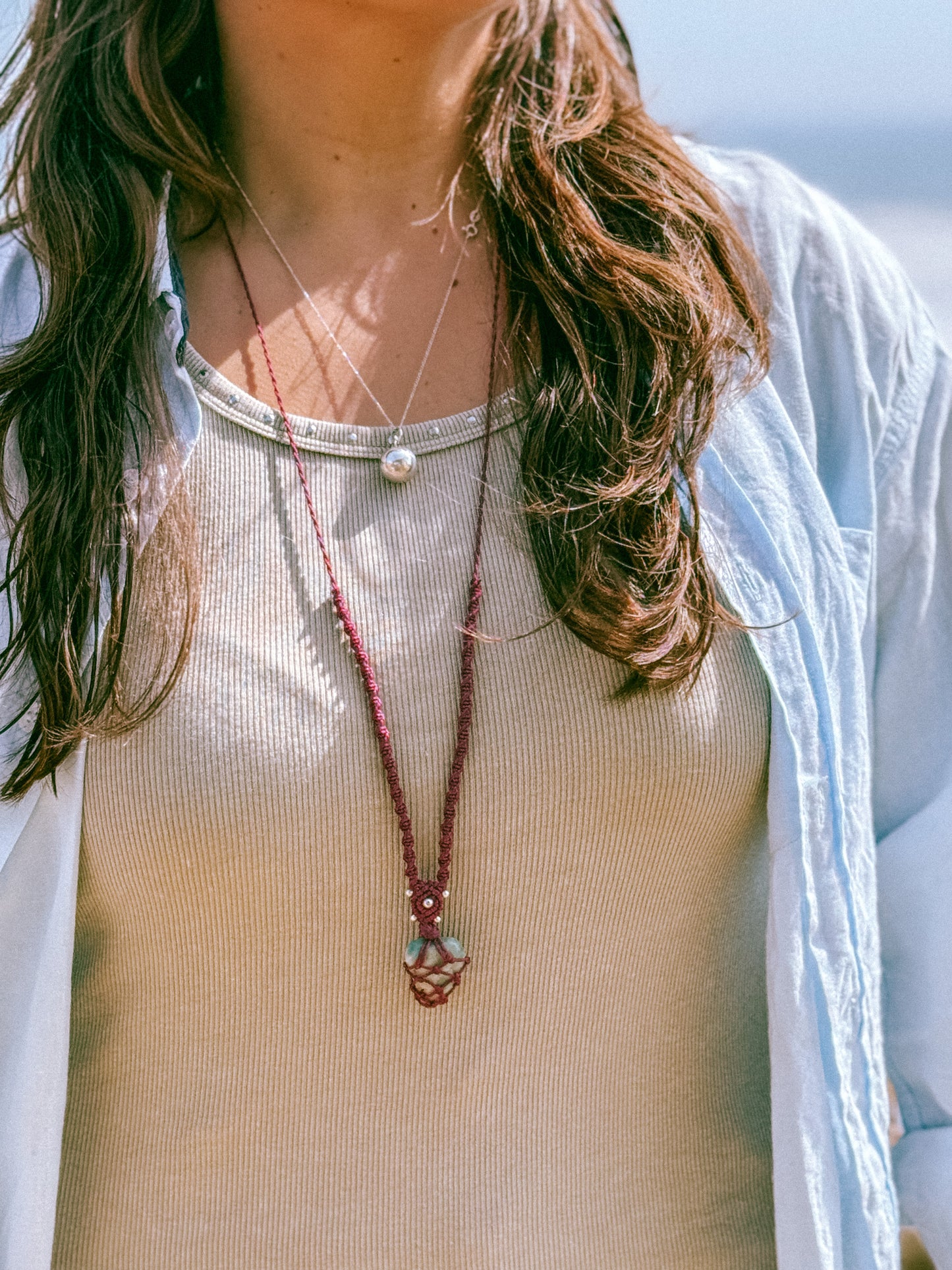 Collar “Red” burdeo con Amazonita