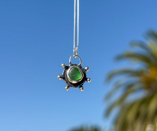 Colgante envejecido con sea glass verde