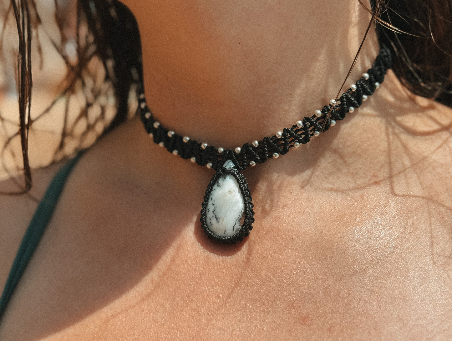 Choker negro con Dendrita