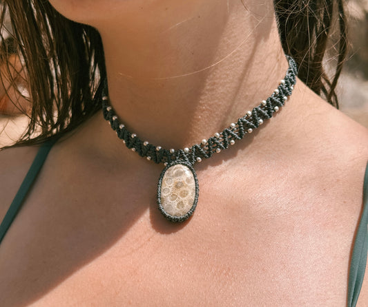Choker marengo con Coral fosilizado