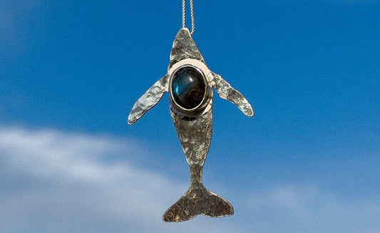 Ballena Jorobada con Labradorita